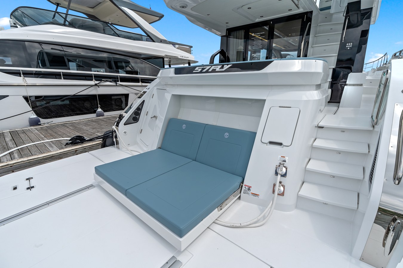 CRUISERS YACHTS 57 FLY, photo 7