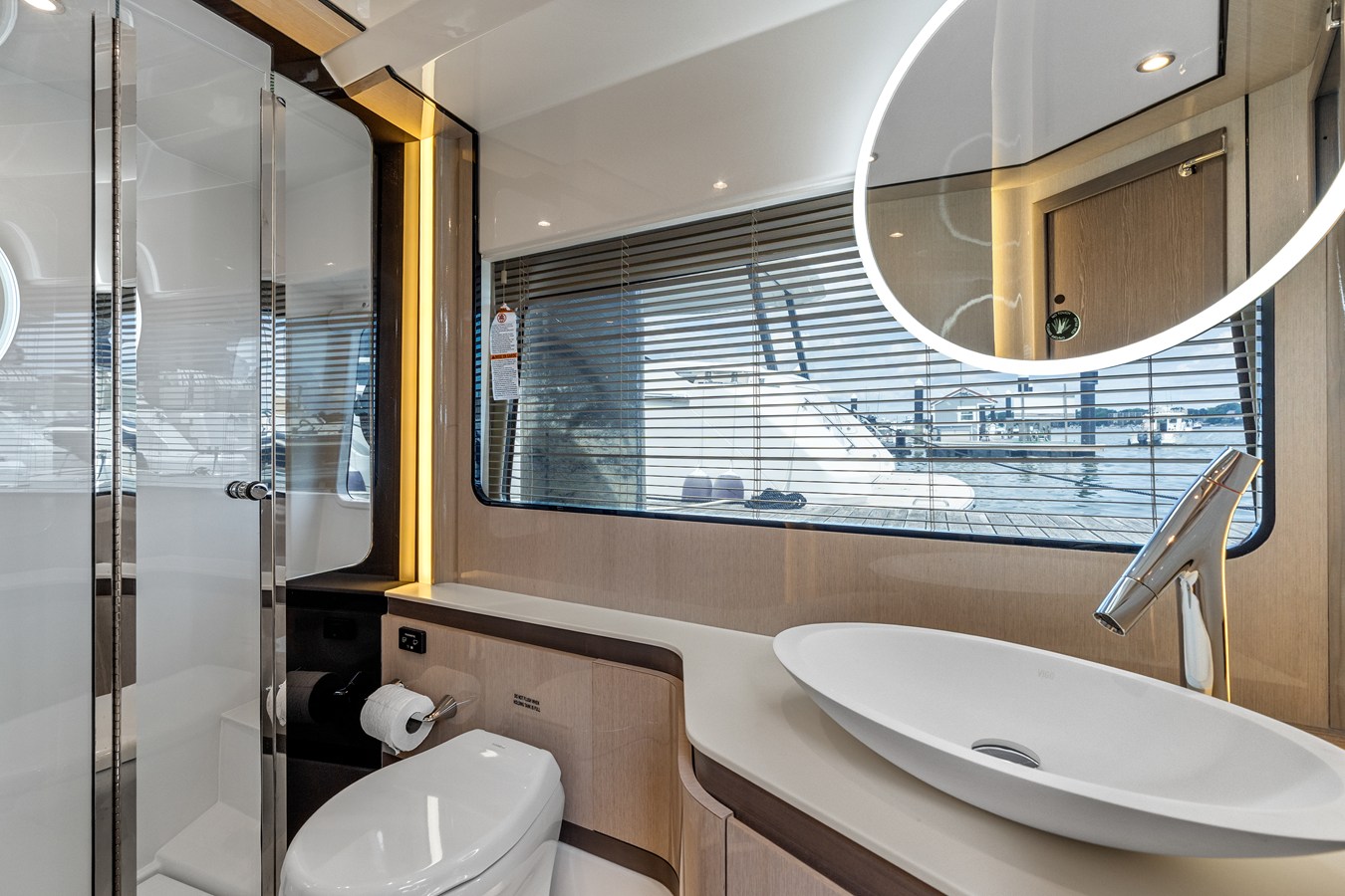 CRUISERS YACHTS 57 FLY, photo 36