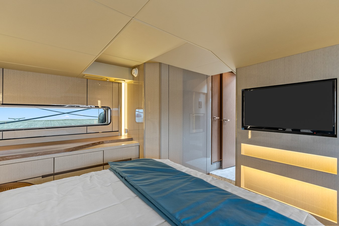 CRUISERS YACHTS 57 FLY, photo 44