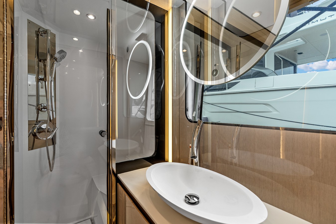 CRUISERS YACHTS 57 FLY, photo 48