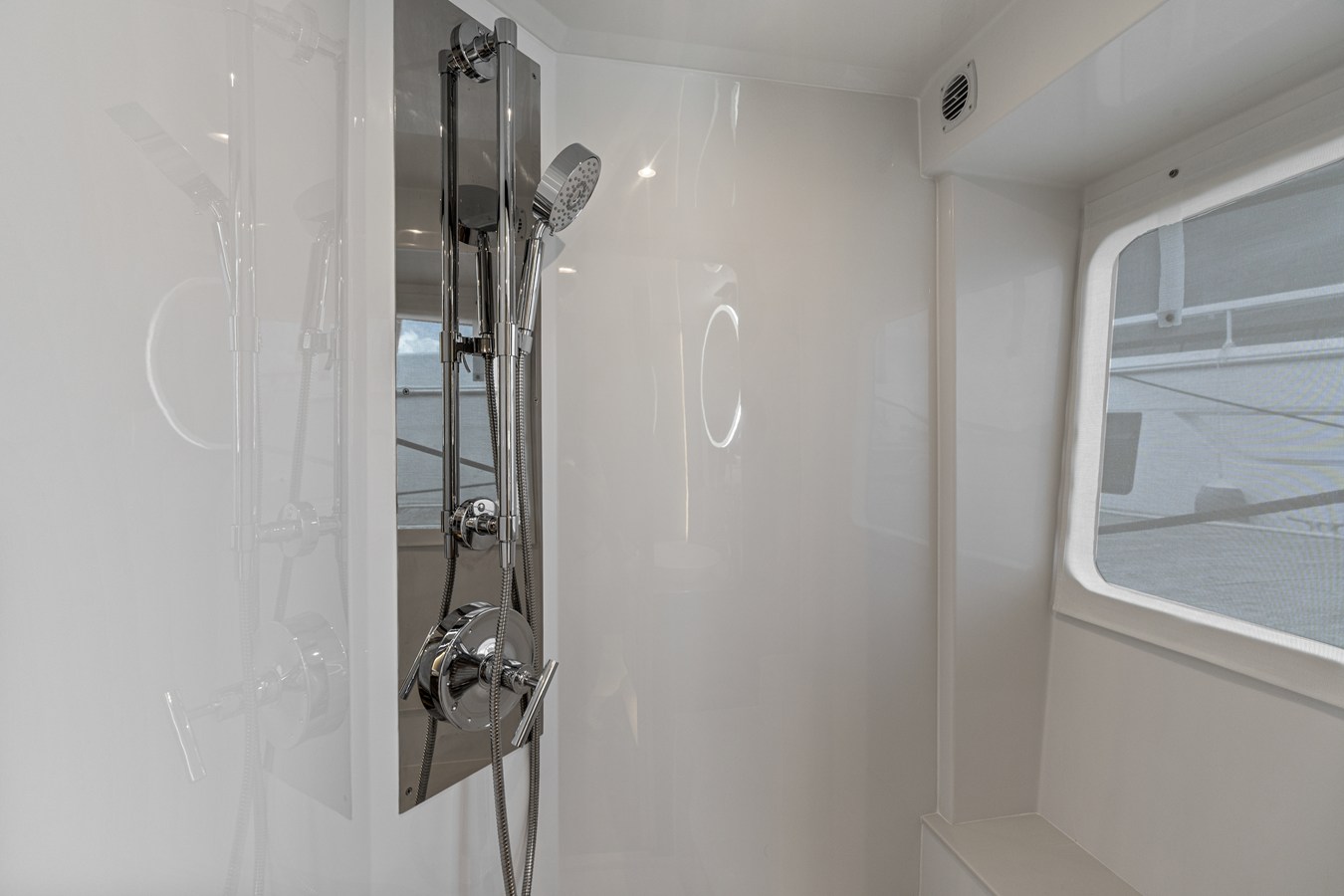 CRUISERS YACHTS 57 FLY, photo 50