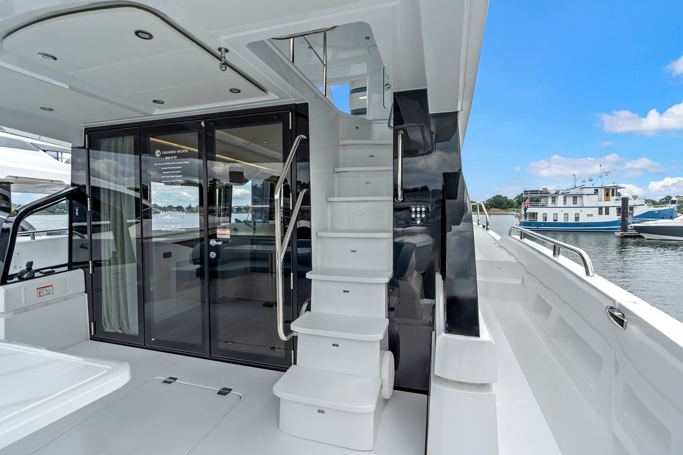 CRUISERS YACHTS 57 FLY, photo 52