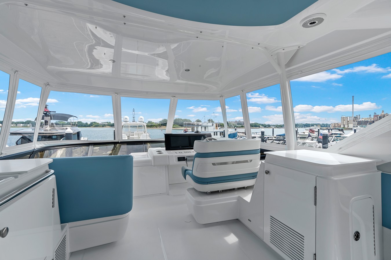 CRUISERS YACHTS 57 FLY, photo 59