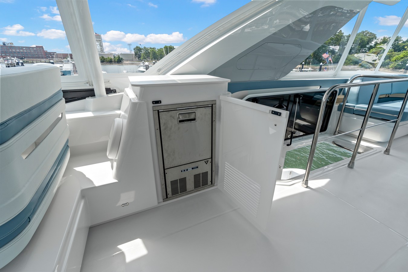 CRUISERS YACHTS 57 FLY, photo 60
