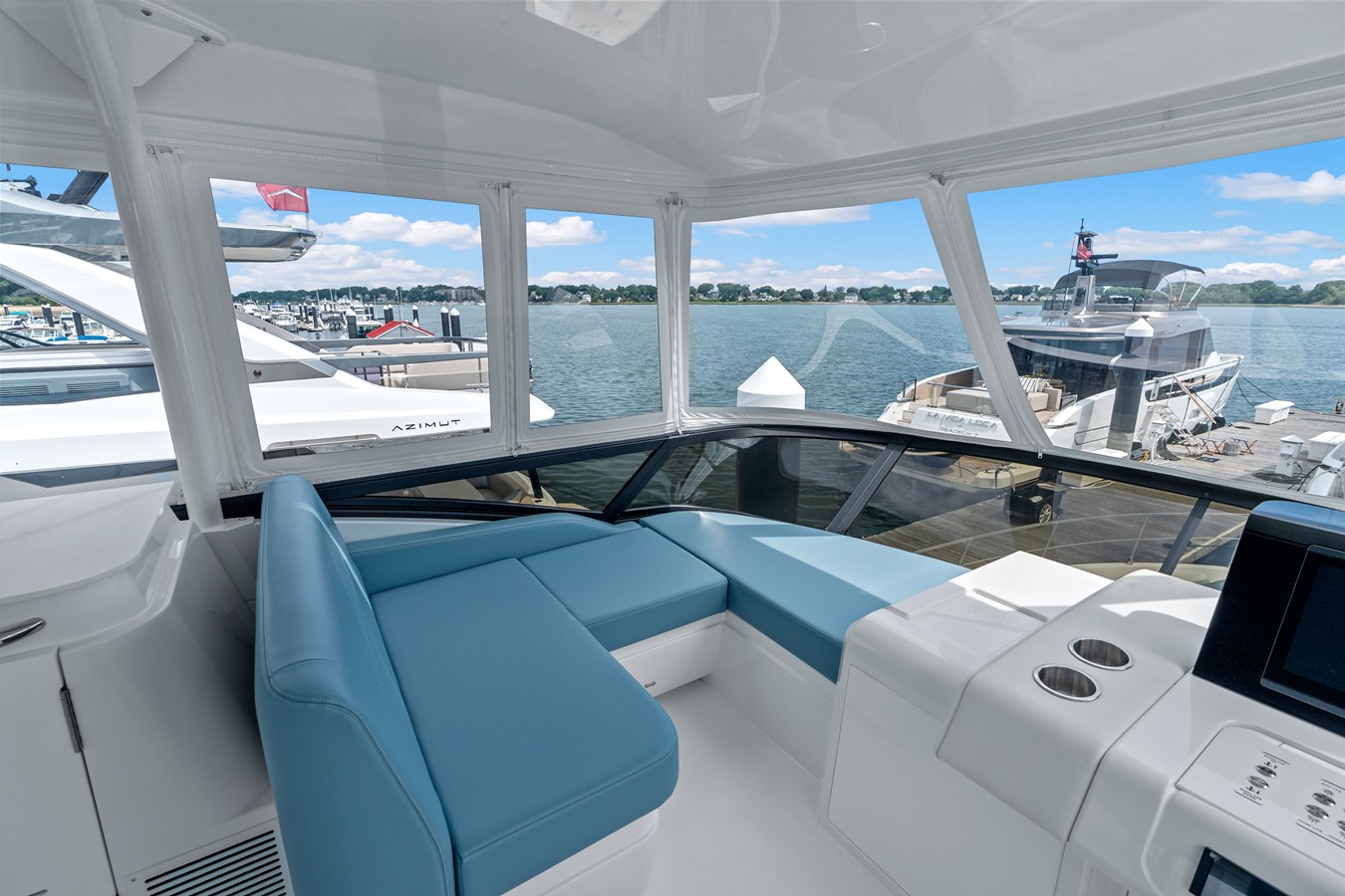 CRUISERS YACHTS 57 FLY, photo 61
