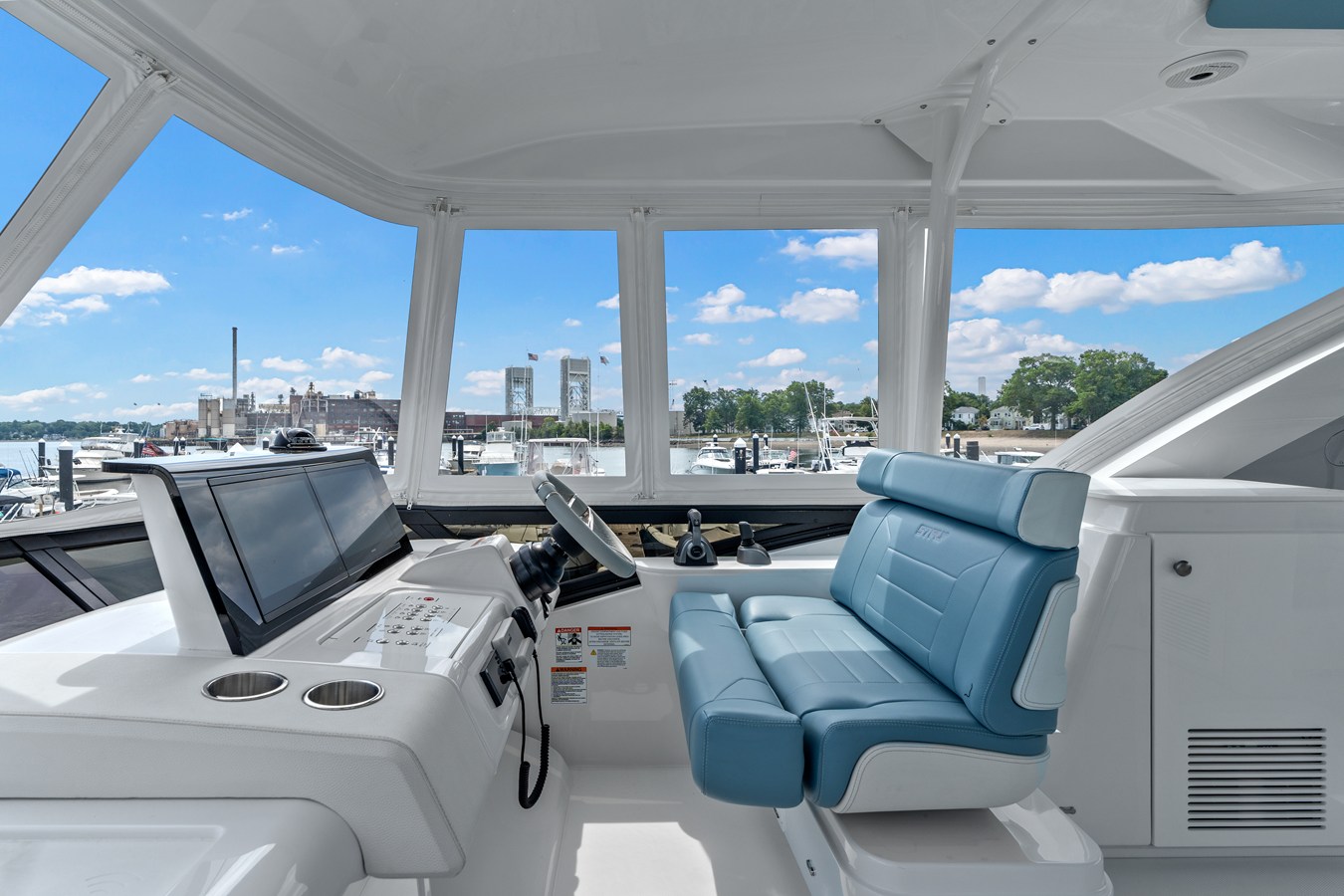 CRUISERS YACHTS 57 FLY, photo 62