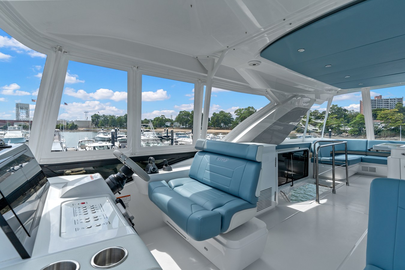 CRUISERS YACHTS 57 FLY, photo 63