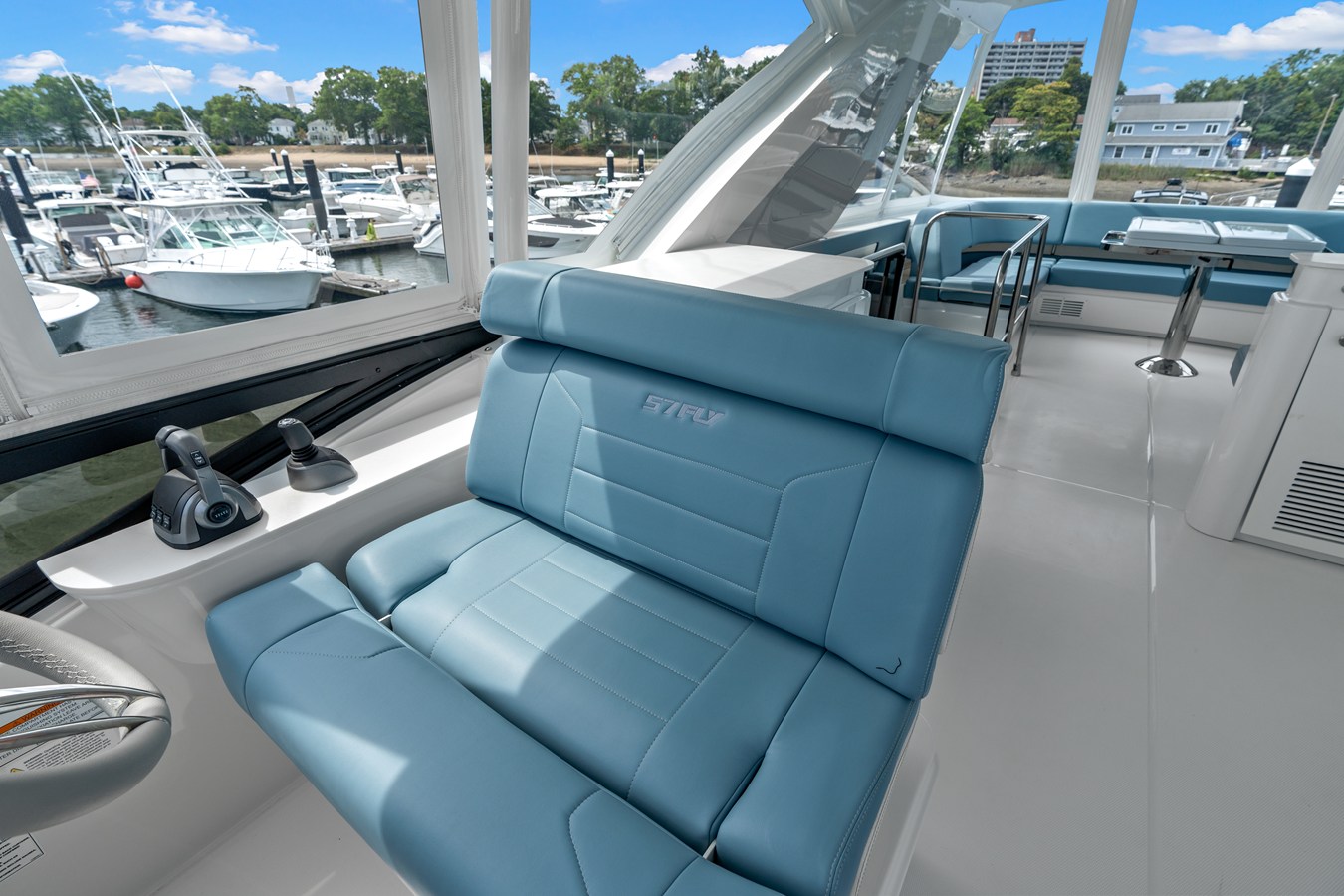 CRUISERS YACHTS 57 FLY, photo 64