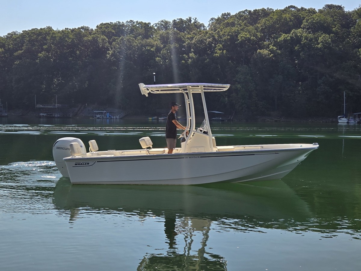 Boston Whaler 190 Montauk — 2026 Boston Whaler 190 Montauk — photo 5