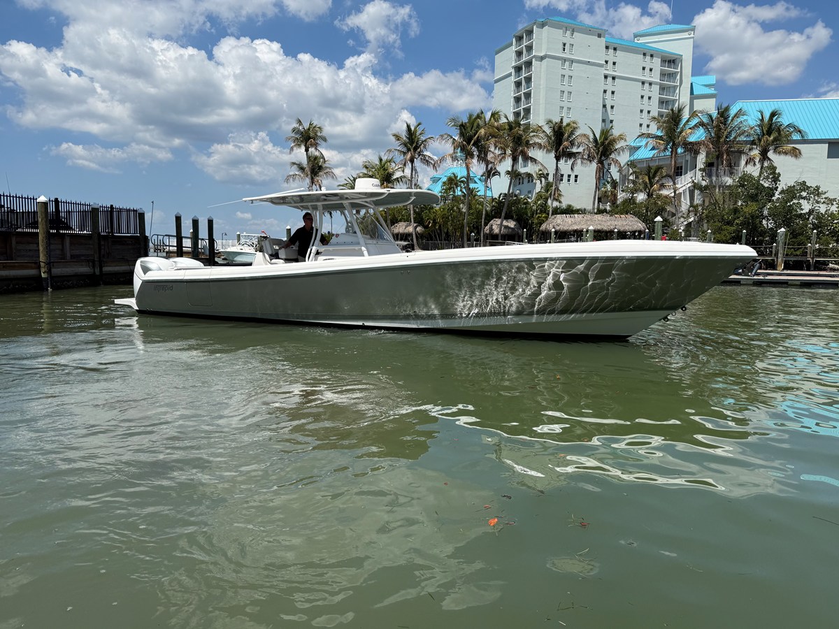Intrepid 375 CC — 2018 Intrepid 375 CC — photo 2