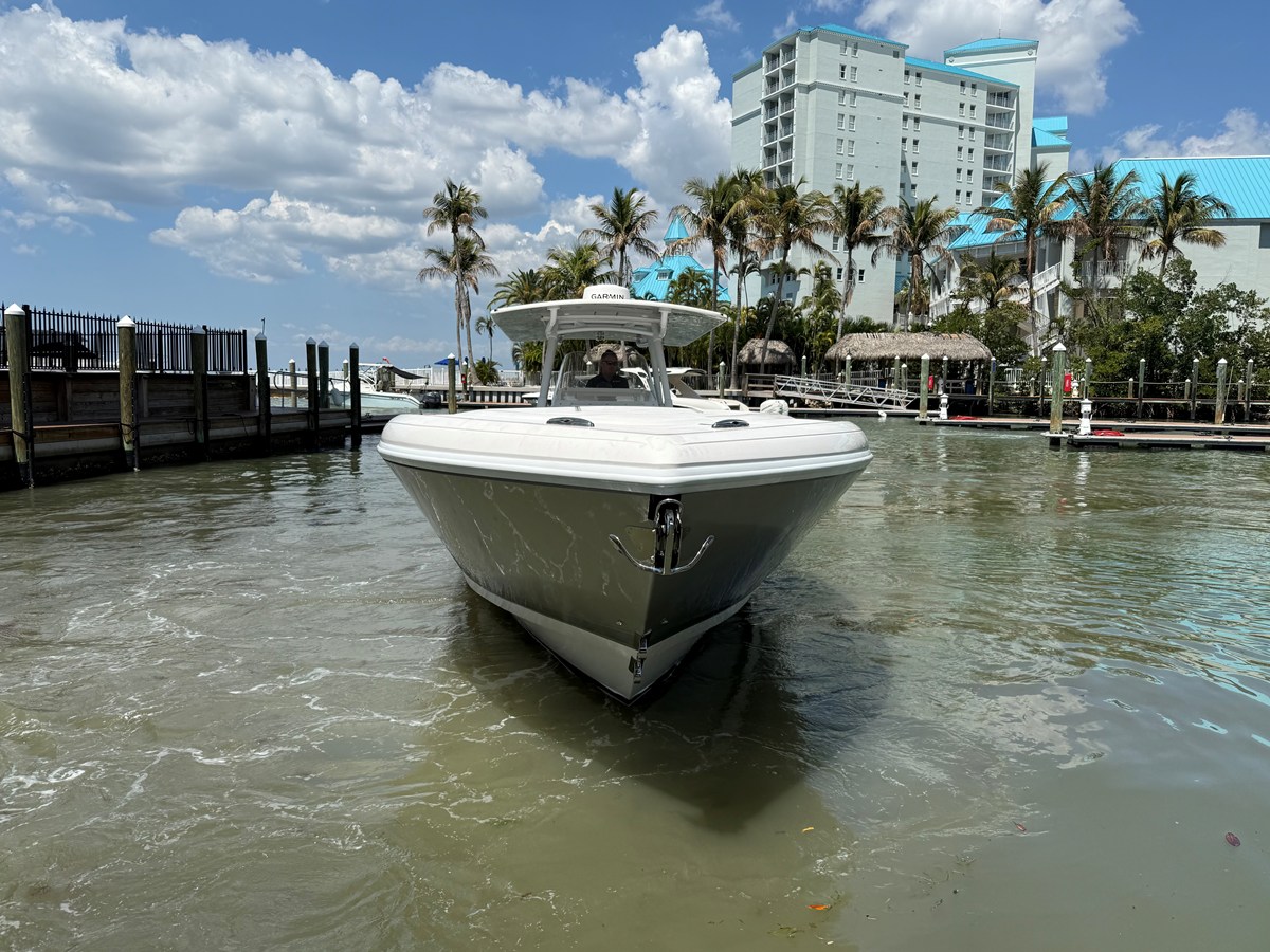 Intrepid 375 CC — 2018 Intrepid 375 CC — photo 5