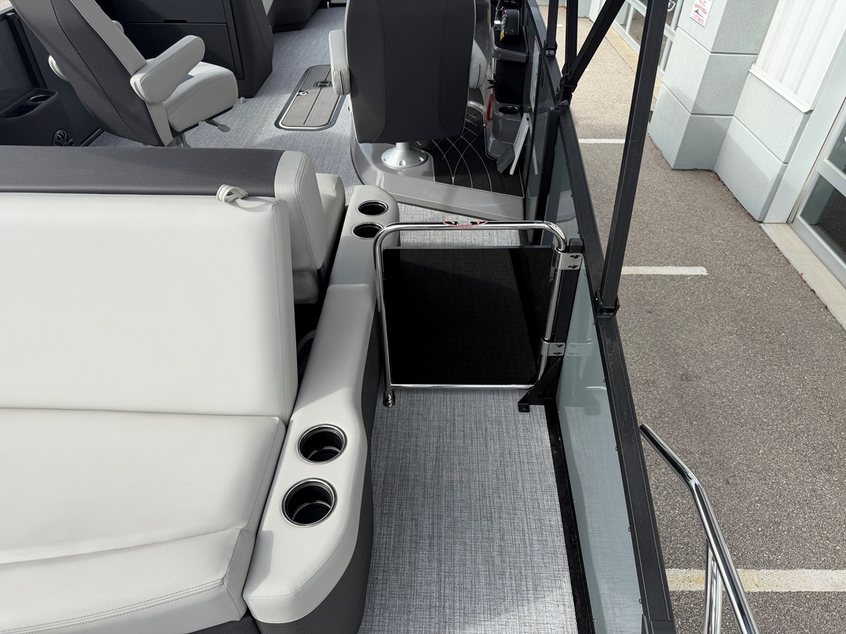HARRIS SUNLINER 230, photo 24