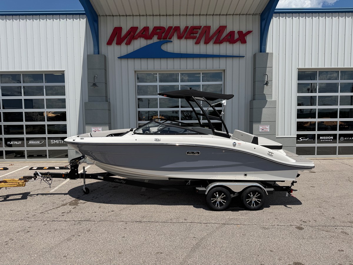 Sea Ray SEA RAY SPX 210