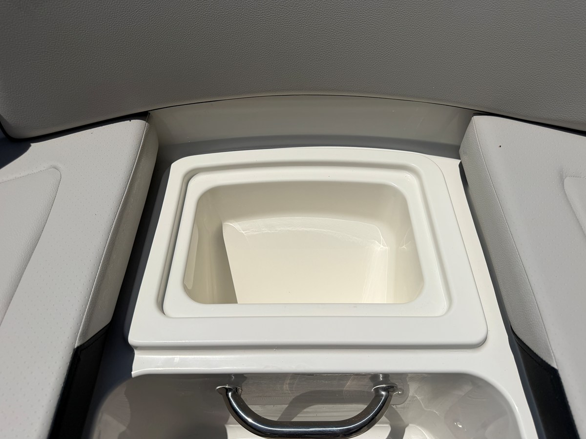 SEA RAY SPX 210, photo 44