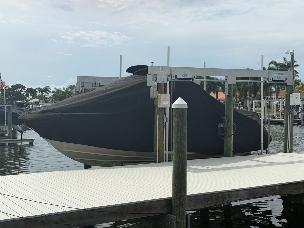 Boston Whaler 230 VANTAGE — 2015 Boston Whaler 230 Vantage — photo 3