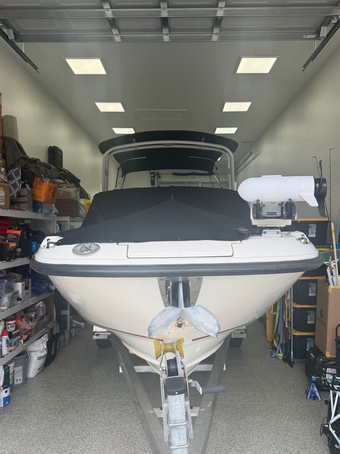 Boston Whaler 230 VANTAGE — 2015 Boston Whaler 230 Vantage — photo 5