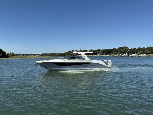 SEA RAY SLX 400 OUTBOARD — 2026 Sea Ray SLX 400 Outboard
