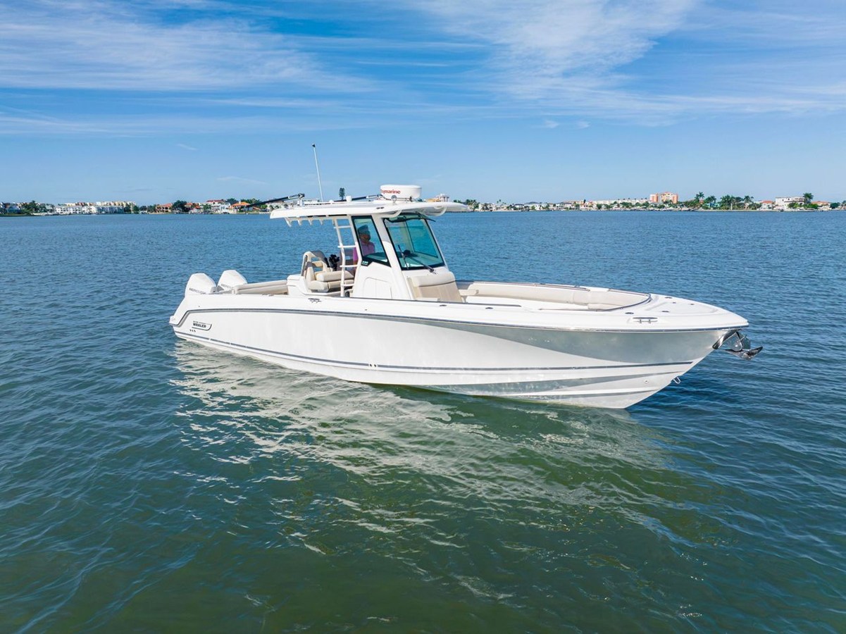 Boston Whaler 330 OUTRAGE — 2022 Boston Whaler 330 Outrage — photo 3