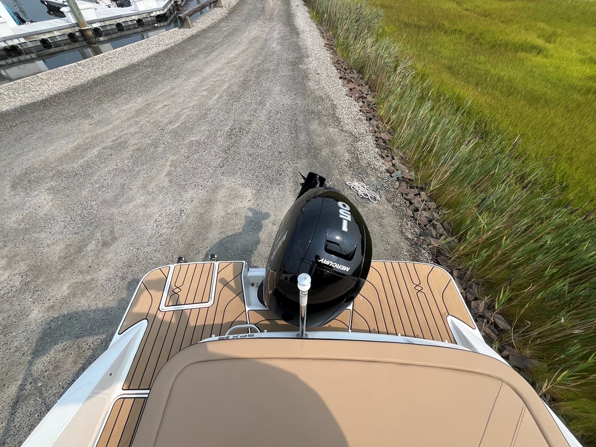 Sea Ray SPX 210 Outboard — 2026 Sea Ray SPX 210 Outboard — photo 2