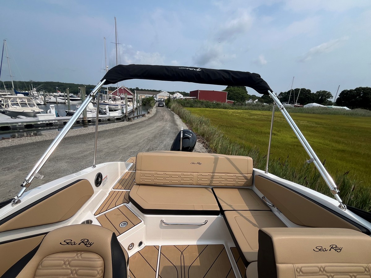 Sea Ray SPX 210 Outboard — 2026 Sea Ray SPX 210 Outboard — photo 5