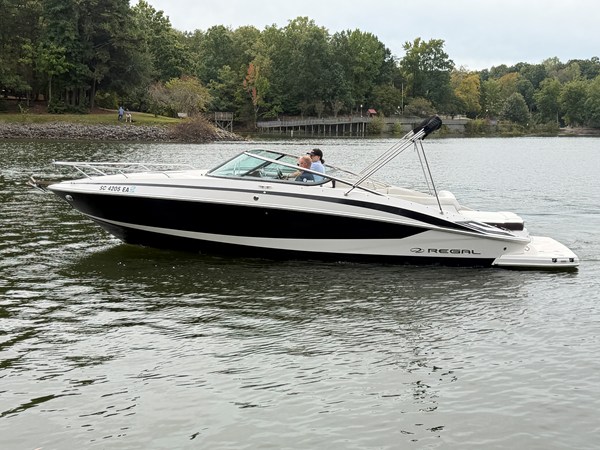 REGAL 2550 — 2017 Regal 2550