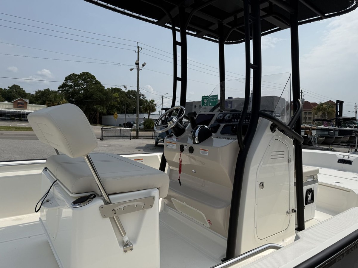 BOSTON WHALER 210 MONTAUK, photo 16