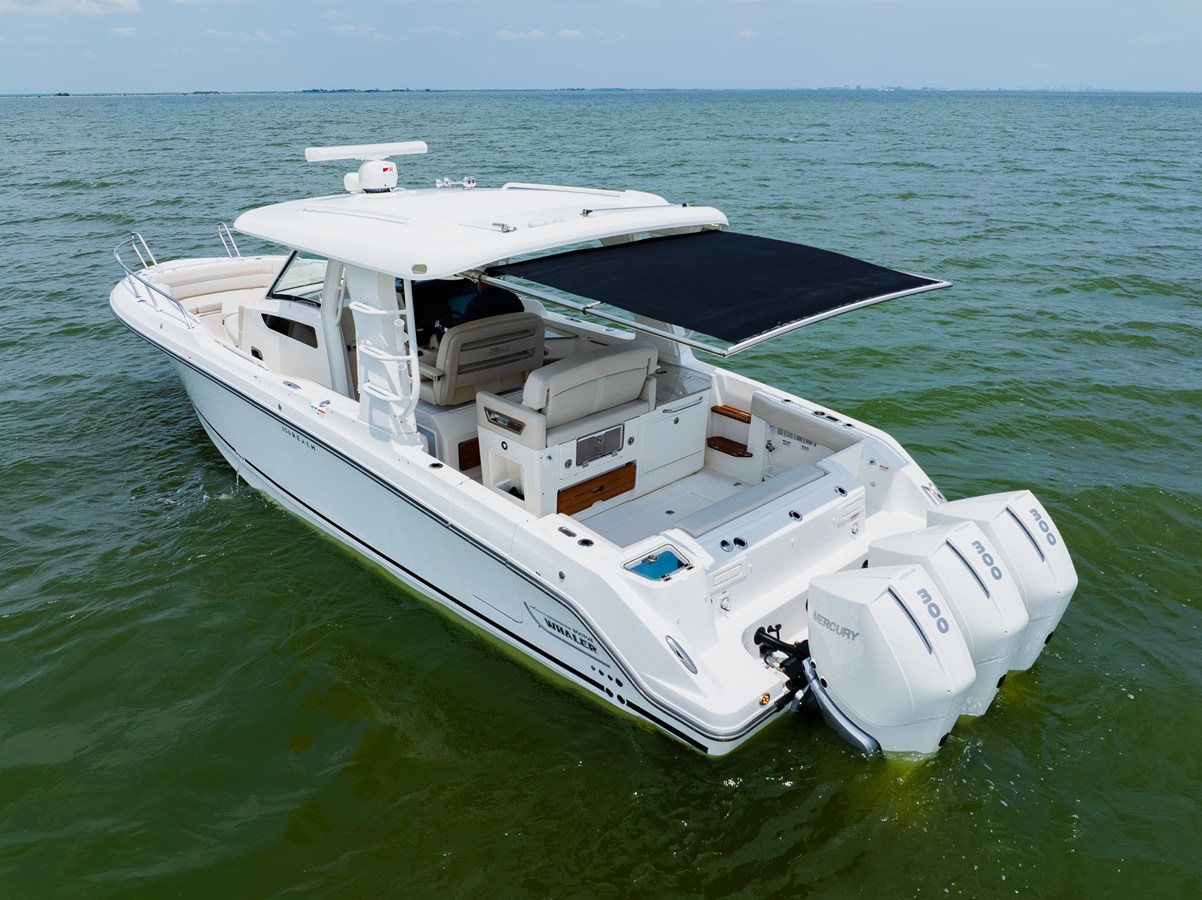 Boston Whaler 350 Realm — 2023 Boston Whaler 350 Realm — photo 2