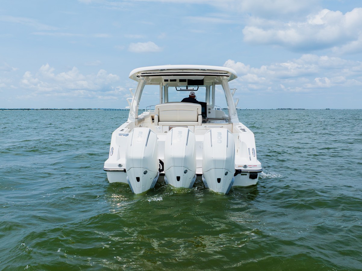 Boston Whaler 350 Realm — 2023 Boston Whaler 350 Realm — photo 5