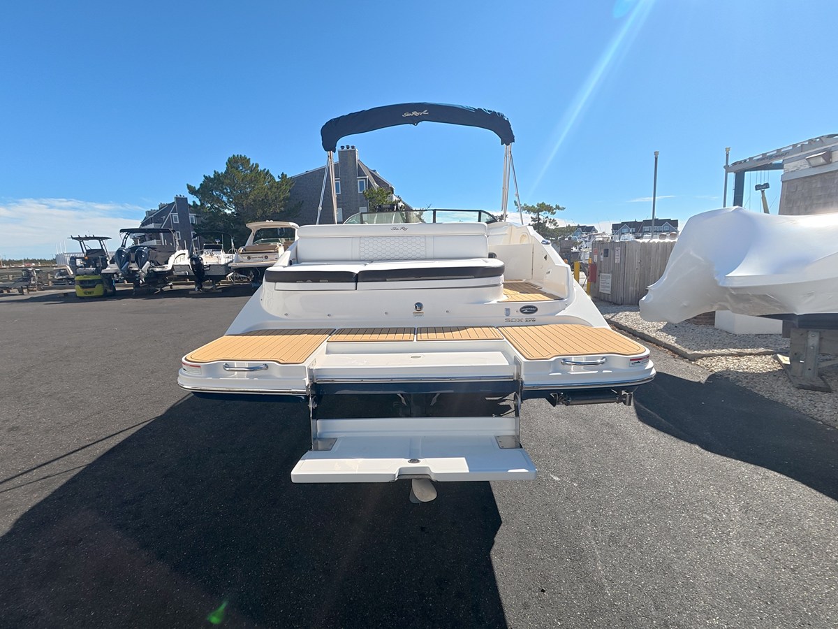 Sea Ray 270 SDX — 2020 Sea Ray 270 SDX — photo 5