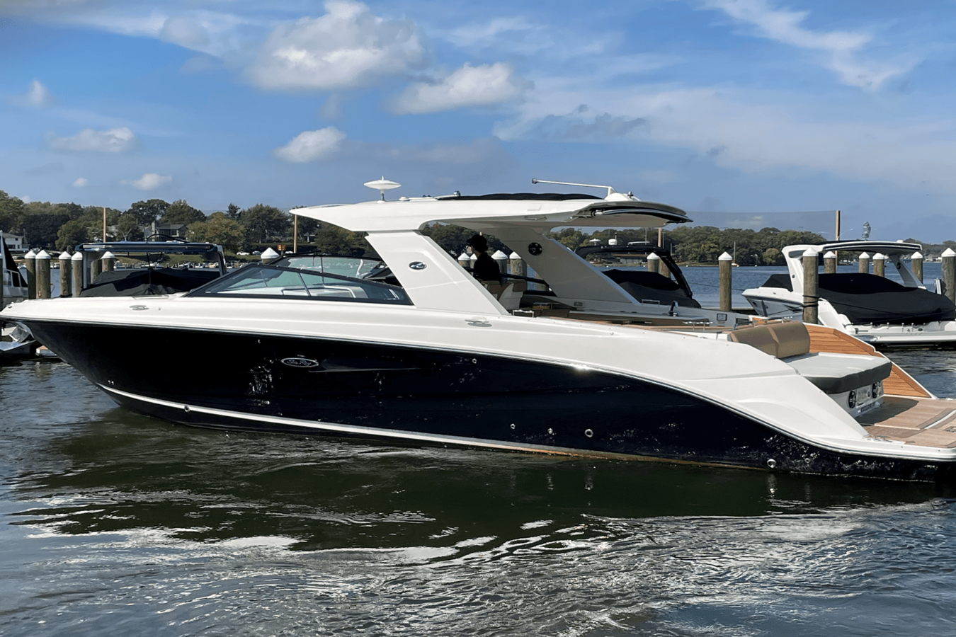 Sea Ray 400 SLX — 2019 Sea Ray 400 SLX — photo 2