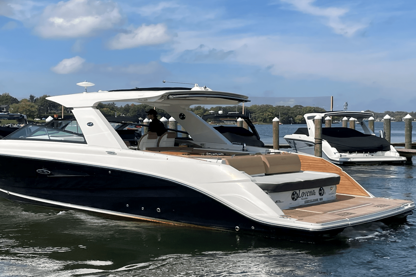 Sea Ray 400 SLX — 2019 Sea Ray 400 SLX — photo 3
