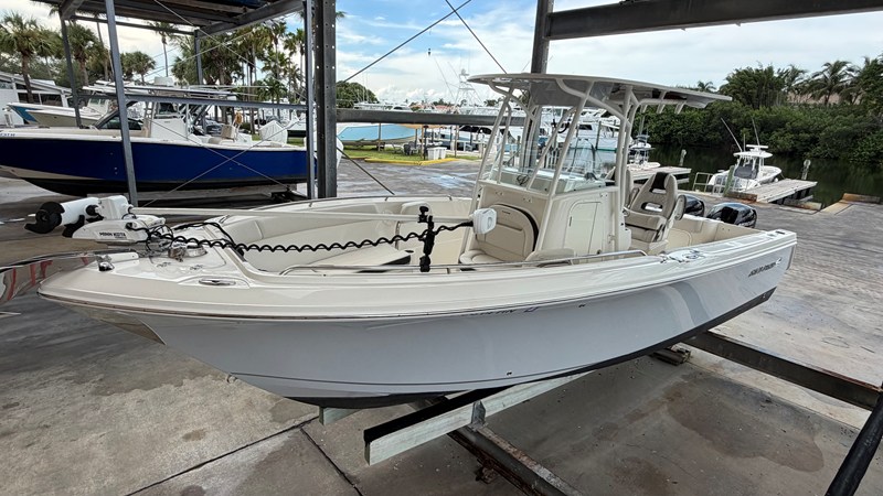 SAILFISH 242 CC — 2022 Sailfish 242 CC