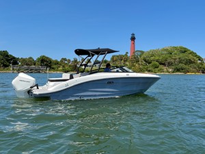 SEA RAY SPX 210 OUTBOARD