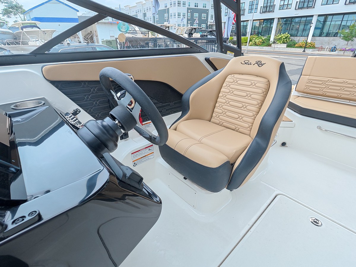 SEA RAY SPX 210 OUTBOARD, photo 13