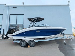 SEA RAY SPX 210 OUTBOARD