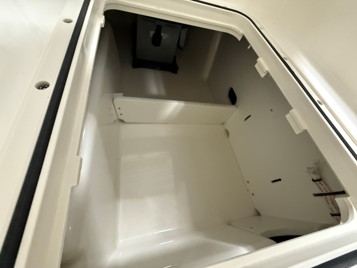 BOSTON WHALER 250 DAUNTLESS, photo 38