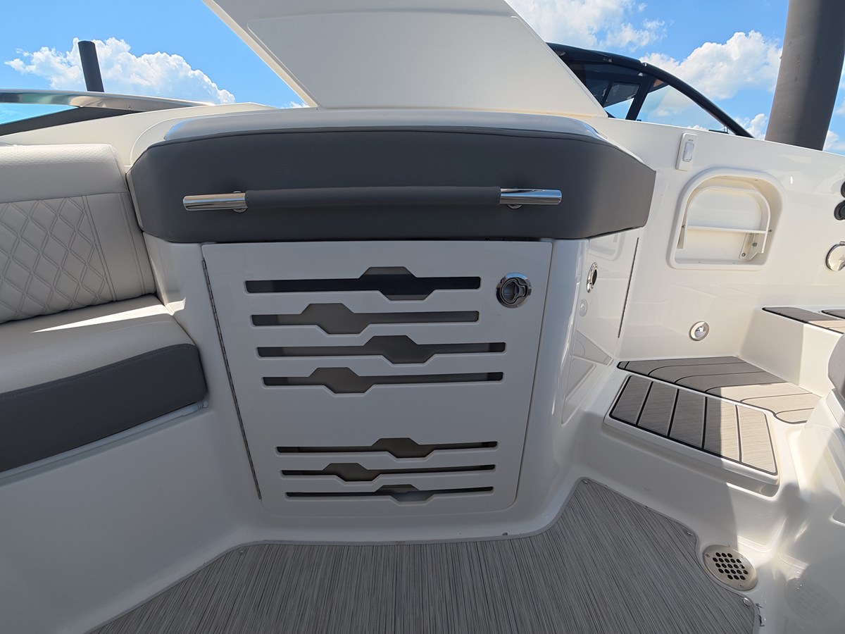 SEA RAY SLX 310 OUTBOARD, photo 21