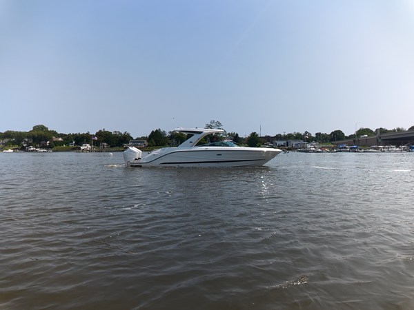 SEA RAY SLX 310 OUTBOARD — 2027 Sea Ray SLX 310 Outboard