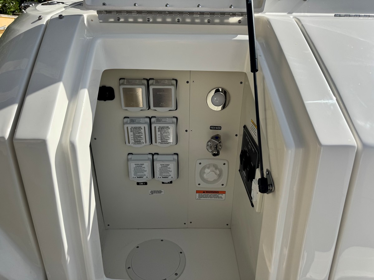 SEA RAY SUNDANCER 320 OUTBOARD, photo 10