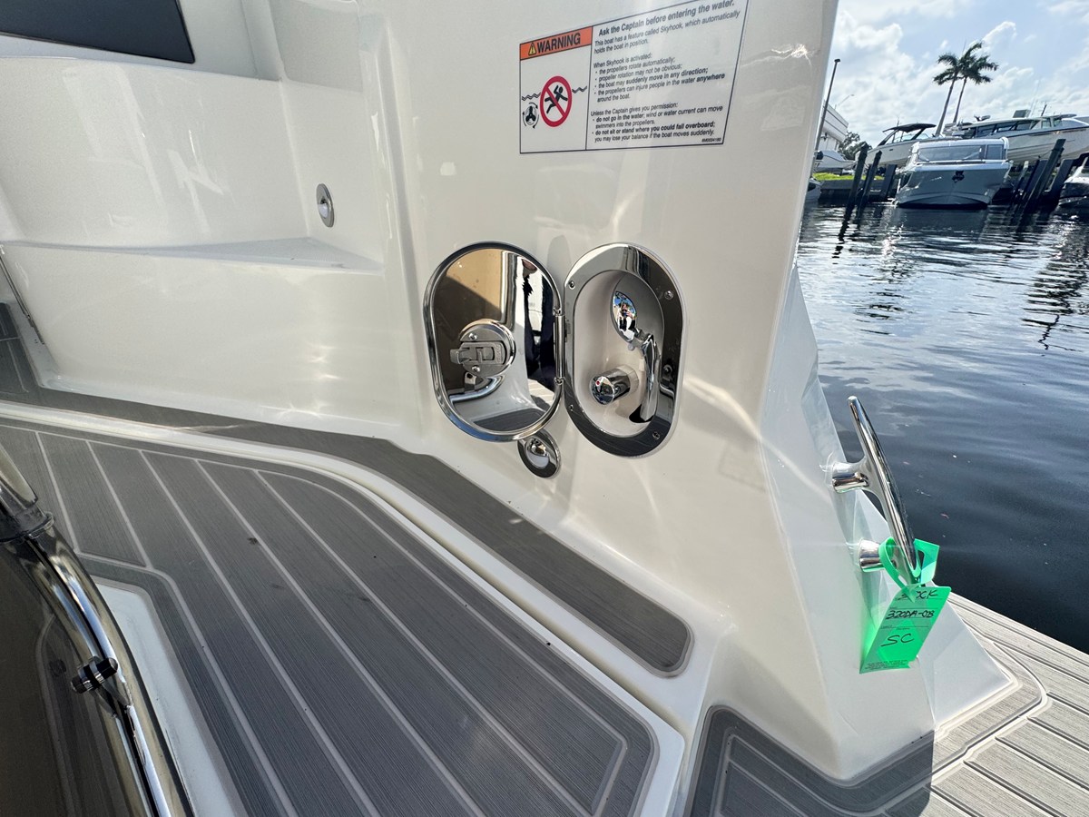 SEA RAY SUNDANCER 320 OUTBOARD, photo 12