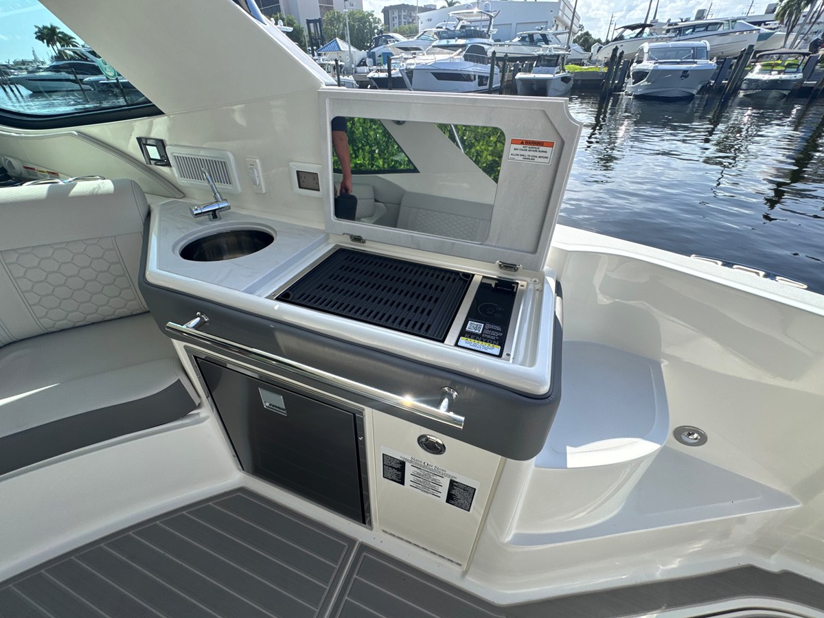 SEA RAY SUNDANCER 320 OUTBOARD, photo 14