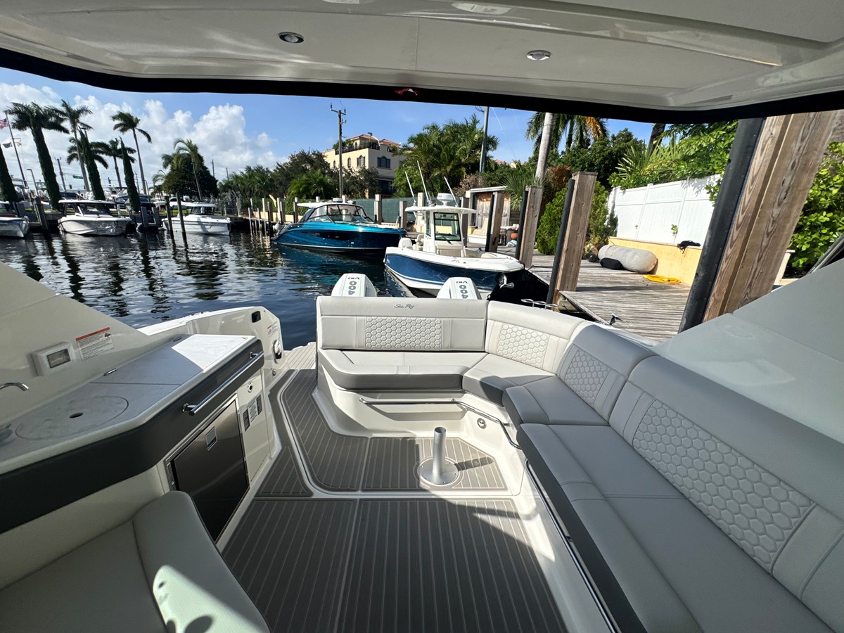 SEA RAY SUNDANCER 320 OUTBOARD, photo 19