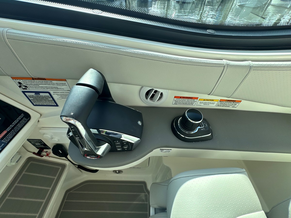 SEA RAY SUNDANCER 320 OUTBOARD, photo 23
