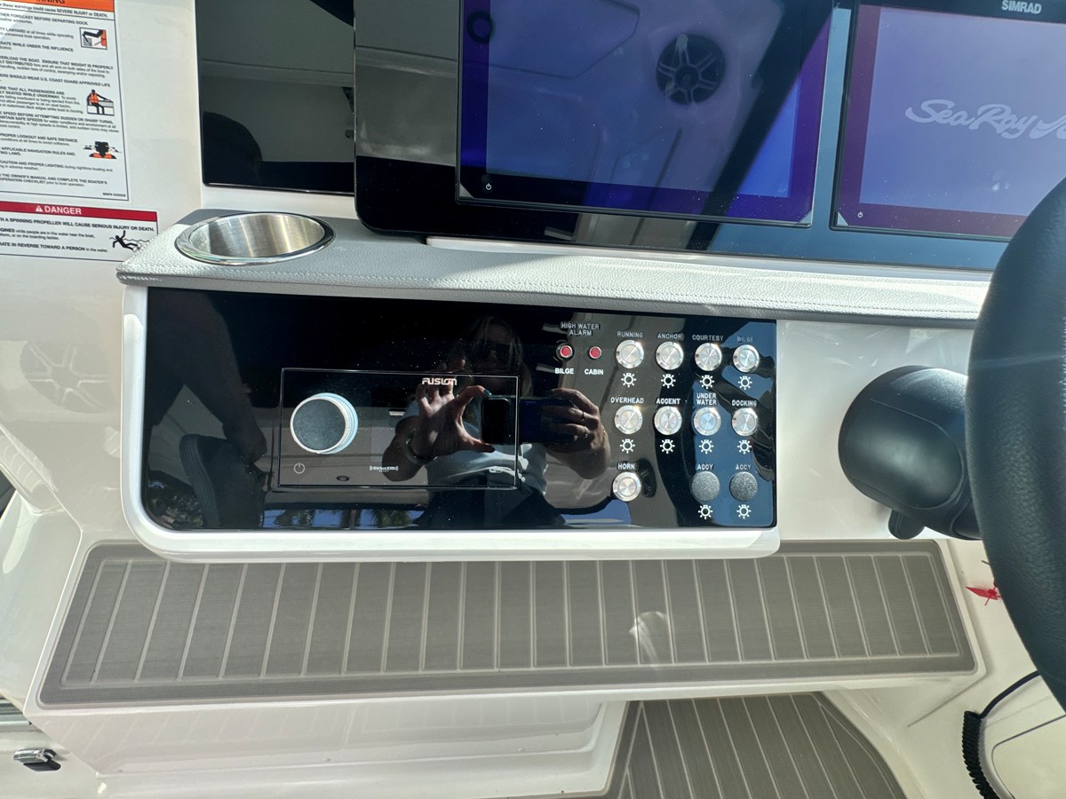 SEA RAY SUNDANCER 320 OUTBOARD, photo 24