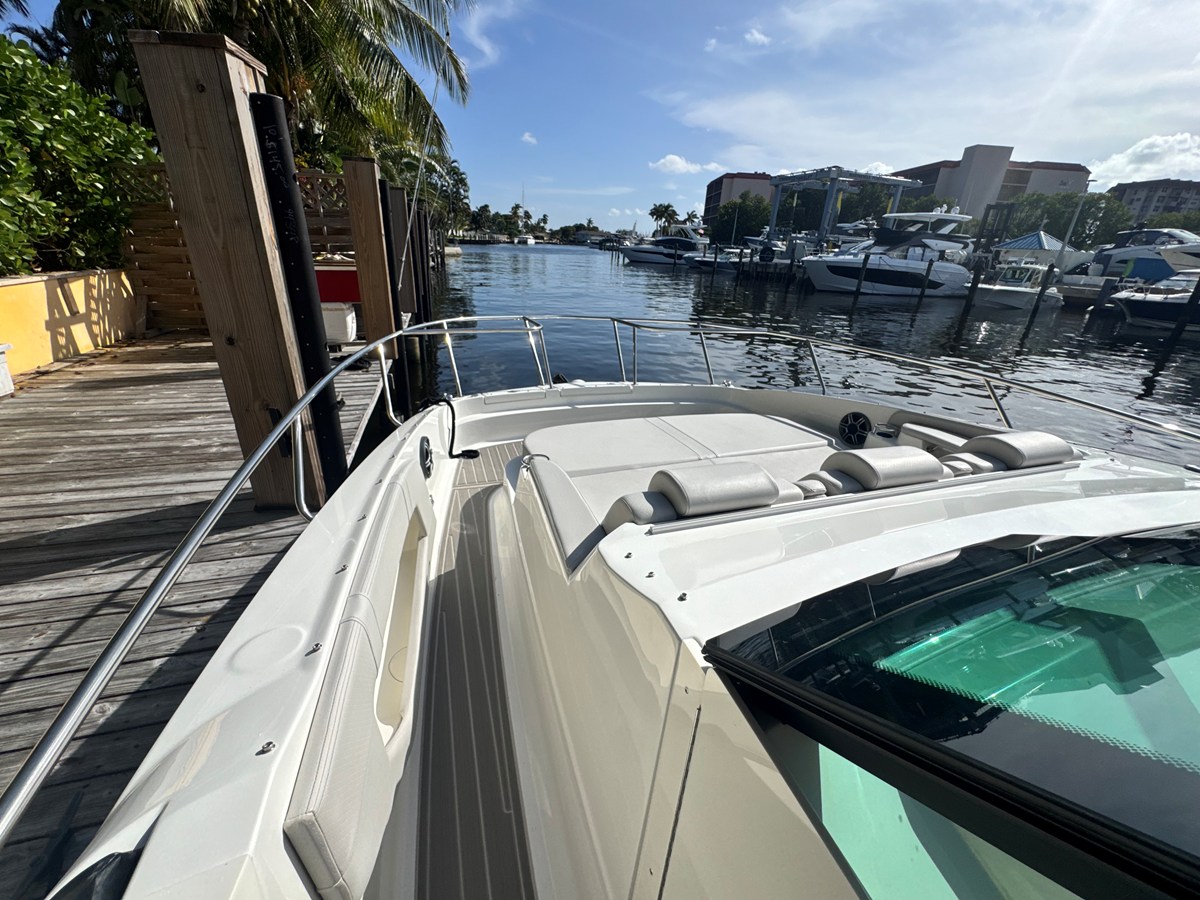 SEA RAY SUNDANCER 320 OUTBOARD, photo 25
