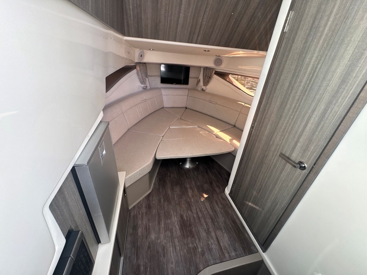 SEA RAY SUNDANCER 320 OUTBOARD, photo 29