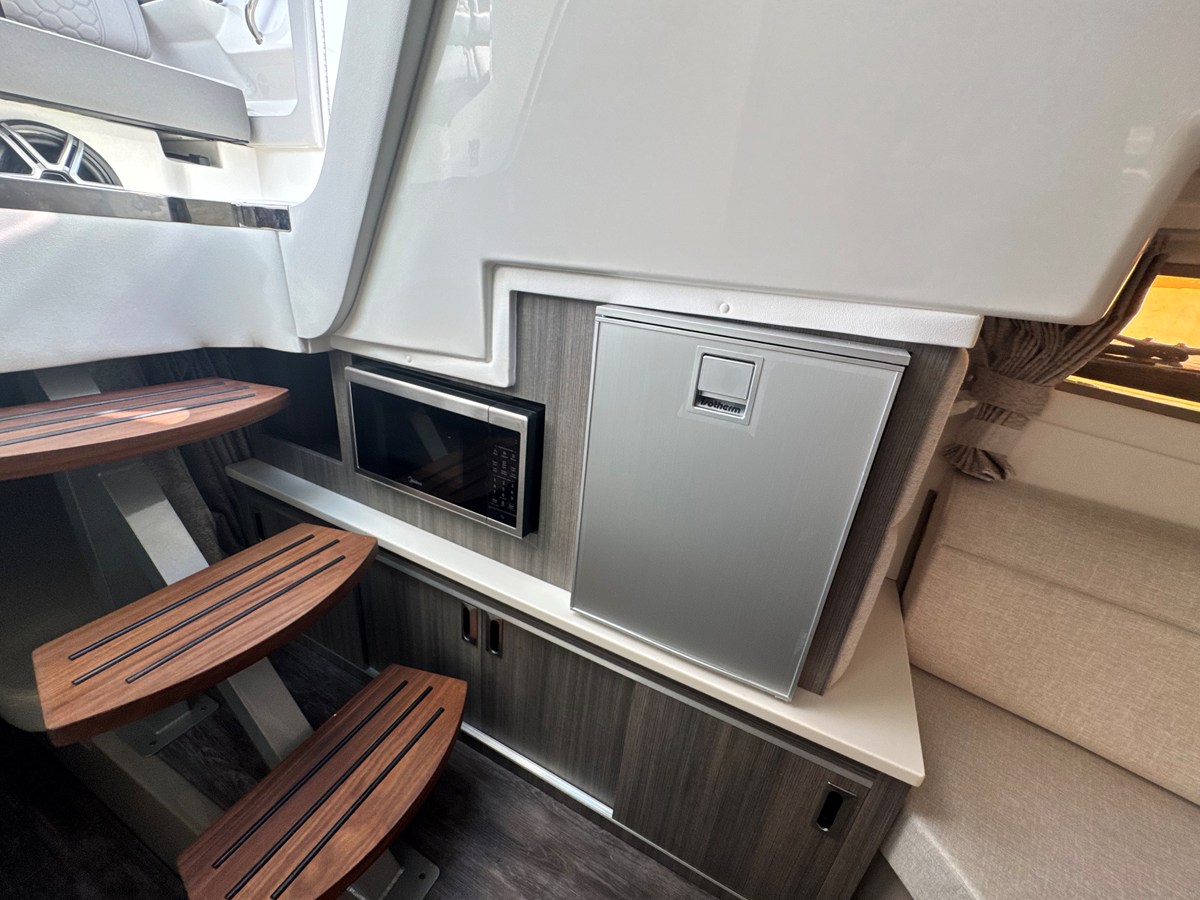 SEA RAY SUNDANCER 320 OUTBOARD, photo 31