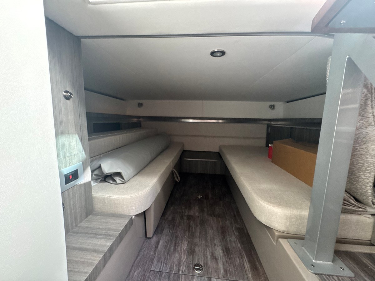 SEA RAY SUNDANCER 320 OUTBOARD, photo 32