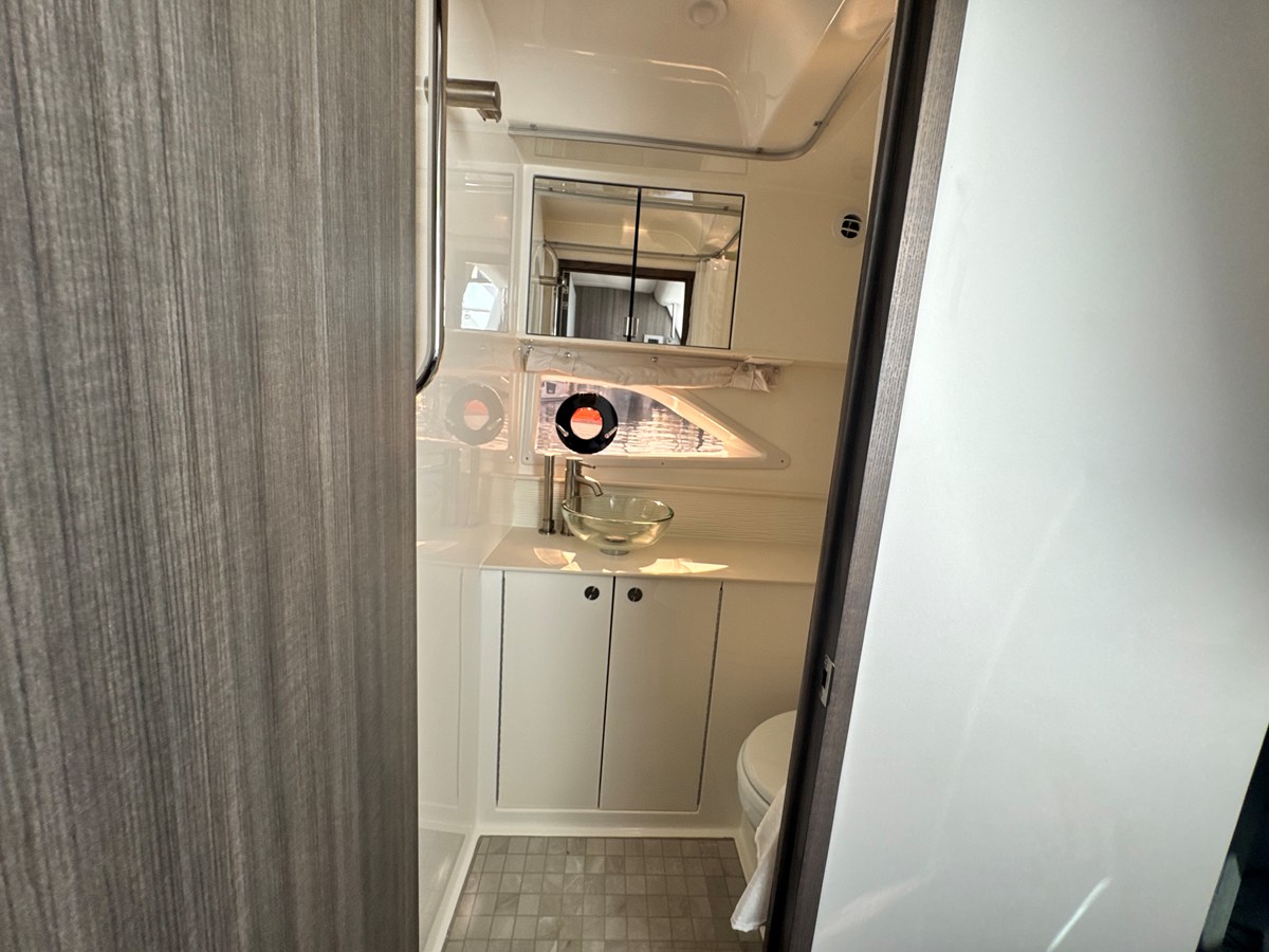 SEA RAY SUNDANCER 320 OUTBOARD, photo 33