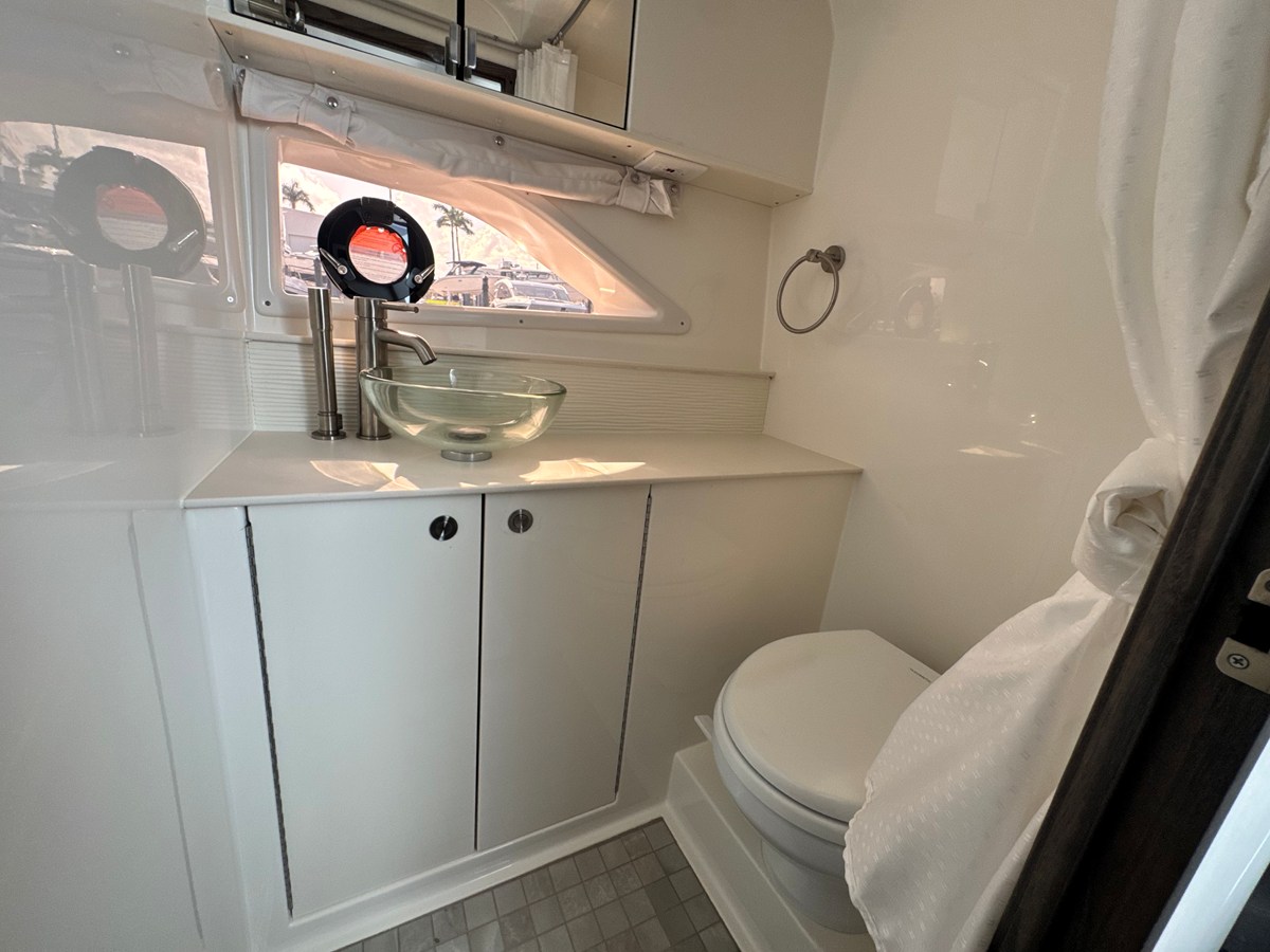 SEA RAY SUNDANCER 320 OUTBOARD, photo 34